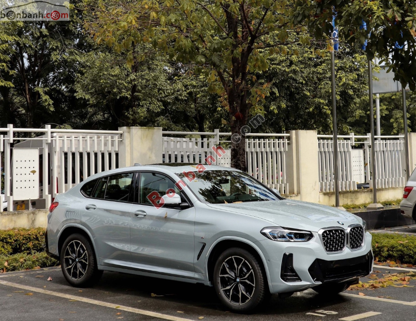 Đánh giá BMW X4: Trả thêm tiền cho kiểu dáng coupe, đánh đổi không gian so với X3